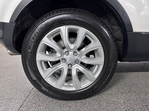 Used 2019 Land Rover Range Rover Evoque AWD/4WD image 9