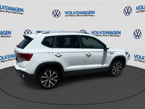 Used 2023 Volkswagen Taos SE FWD image 8