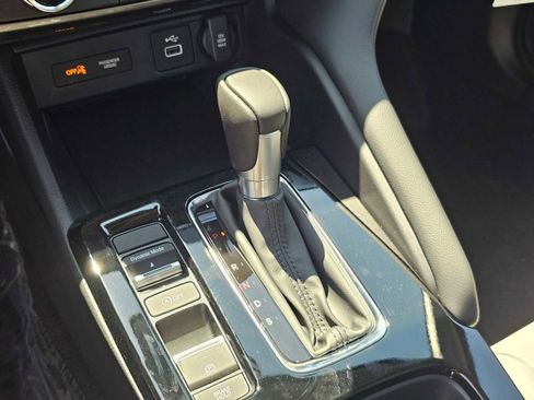 New 2025 Acura Integra image 30