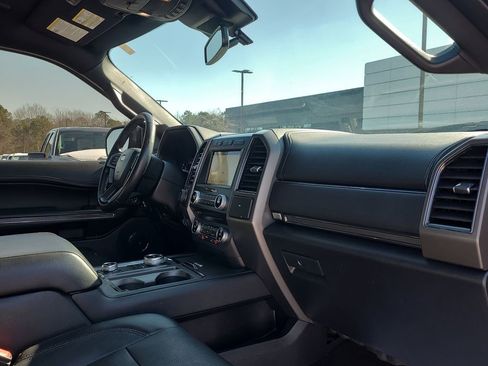 Used 2018 Ford Expedition XLT w/ Equipment Group 202A image 22