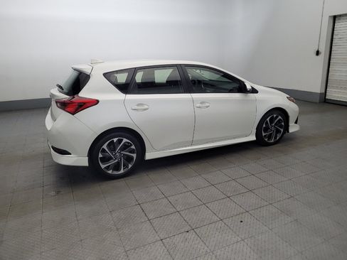 Used 2017 Toyota Corolla iM image 10