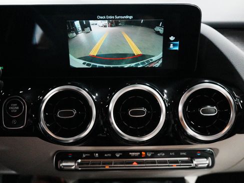 Used 2023 Mercedes-Benz GLA 250 4MATIC image 17