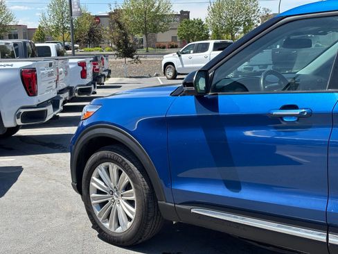 Used 2022 Ford Explorer Limited AWD/4WD image 6