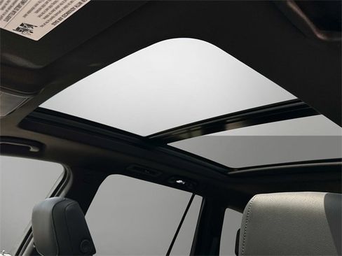 Used 2025 Cadillac XT6 Premium Luxury image 9