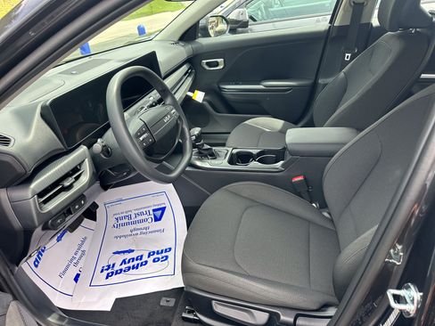 New 2026 Kia K4 FWD image 38