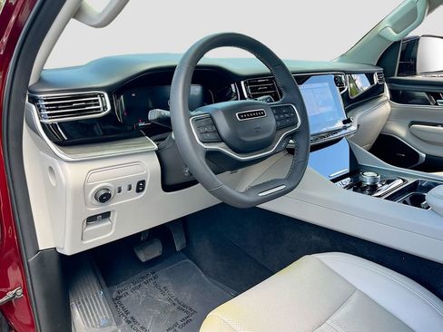 Certified 2023 Jeep Wagoneer Series II RWD image 9