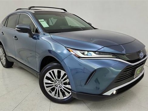 Used 2023 Toyota Venza Limited image 1