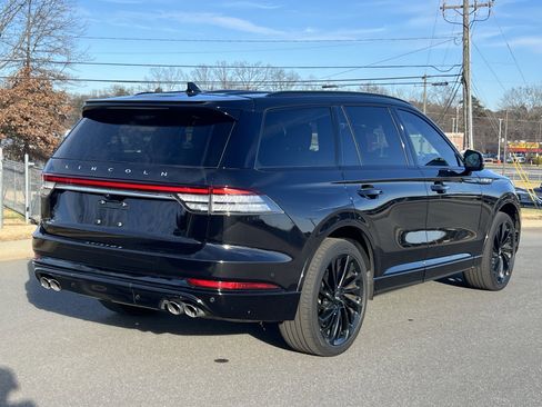 Used 2023 Lincoln Aviator Reserve w/ Equipment Group 201A image 8
