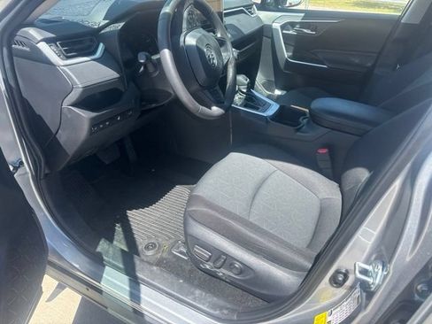 Used 2024 Toyota RAV4 XLE w/ Convenience Package FWD image 10