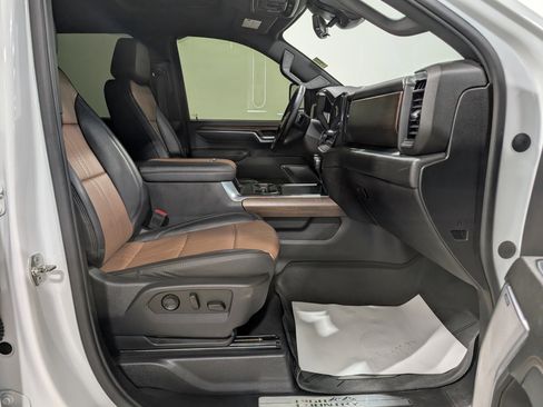 Used 2024 Chevrolet Silverado 3500 High Country w/ High Country Premium Package image 21