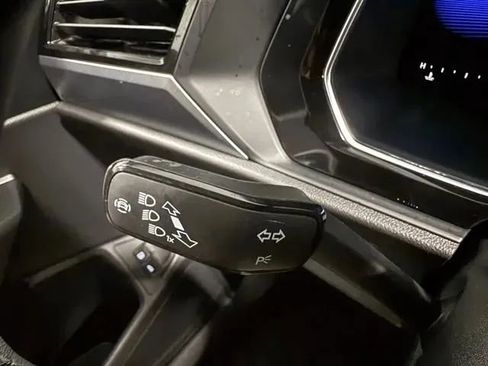 Used 2022 Volkswagen Jetta SE image 29