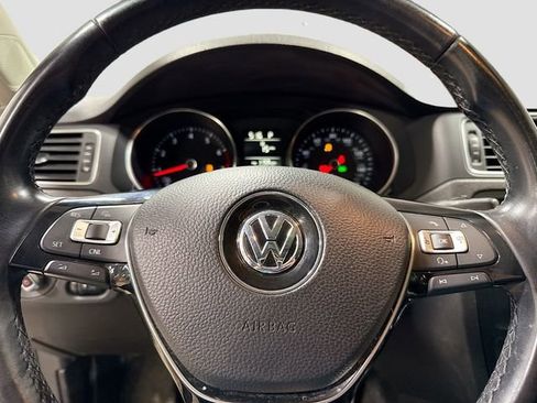 Used 2015 Volkswagen Jetta SE image 13