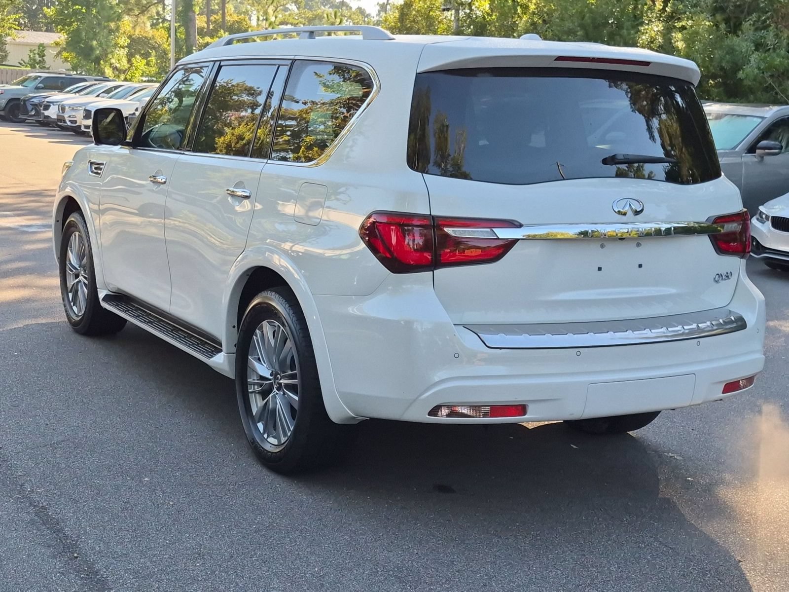 Used 2023 INFINITI QX80 Luxe w/ Cargo Package RWD image 5