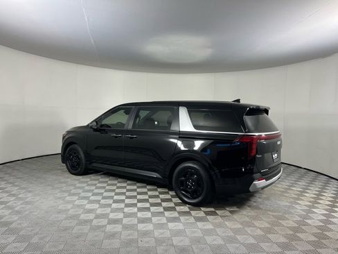 Used 2025 Kia Carnival LXS image 9