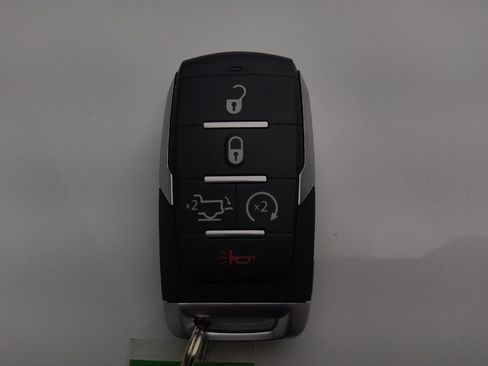 Used 2021 RAM 1500 Laramie RWD image 32