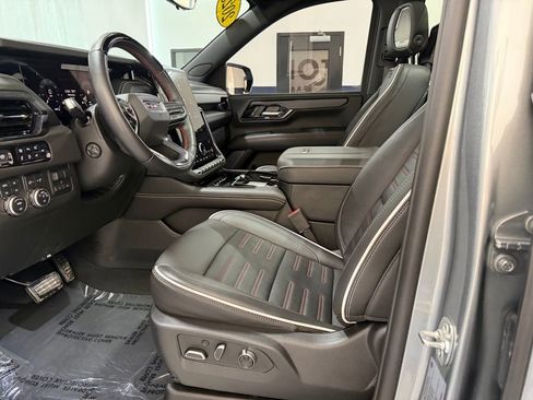 Used 2025 GMC Yukon AT4 Ultimate AWD/4WD image 30
