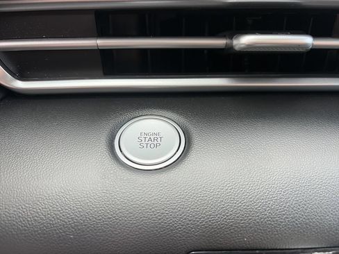 Used 2023 Hyundai Elantra SEL FWD image 28