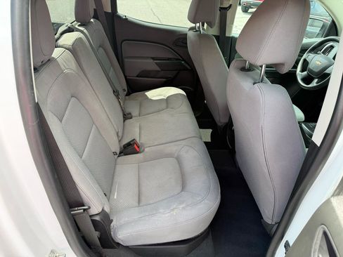 Used 2022 Chevrolet Colorado W/T RWD image 16