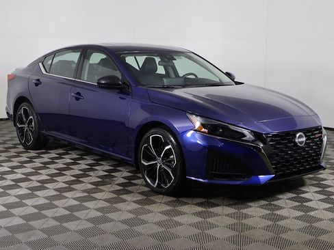 Used 2024 Nissan Altima 2.5 SR w/ SR Premium Package AWD/4WD image 55