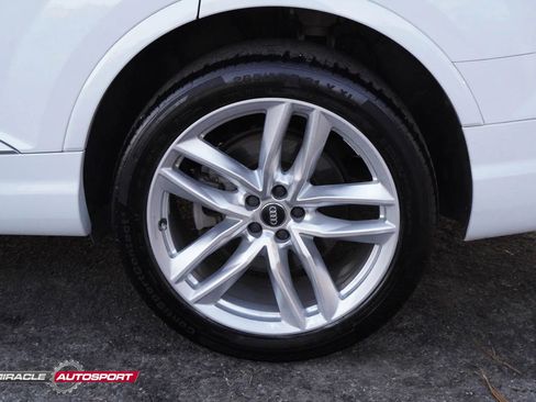 Used 2018 Audi Q7 3.0T Prestige w/ Prestige Package image 12