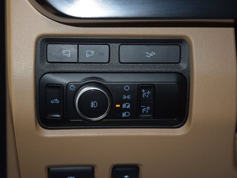 Used 2024 Ford F250 Lariat w/ Lariat Ultimate Package AWD/4WD image 39