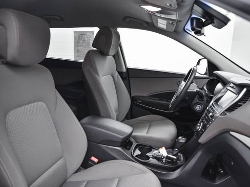 Used 2017 Hyundai Santa Fe SE image 14