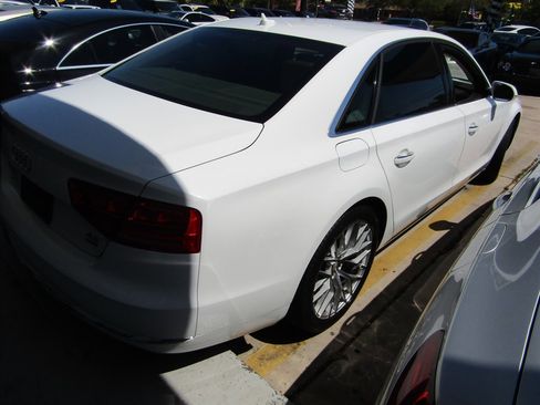 Used 2011 Audi A8 L 4.2 image 4