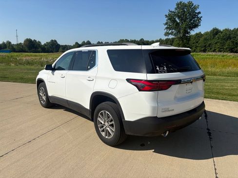 Used 2023 Chevrolet Traverse LT FWD image 4