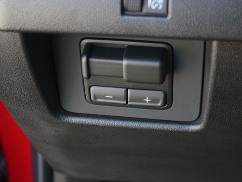 Used 2026 Chevrolet Colorado Trail Boss AWD/4WD image 31