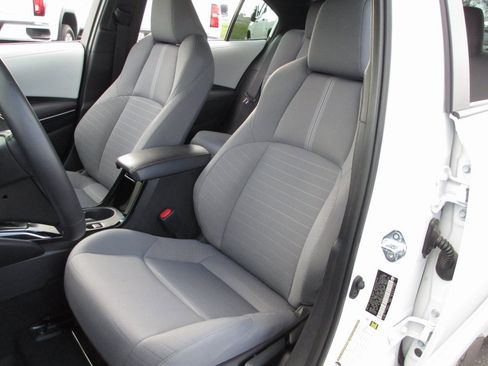 Used 2025 Toyota Corolla SE image 12