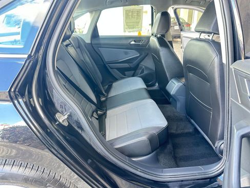 Used 2025 Volkswagen Jetta SE image 25
