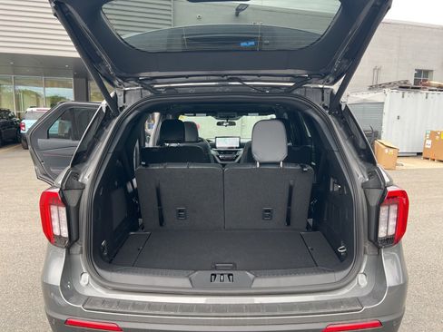 New 2025 Ford Explorer ST-Line image 8