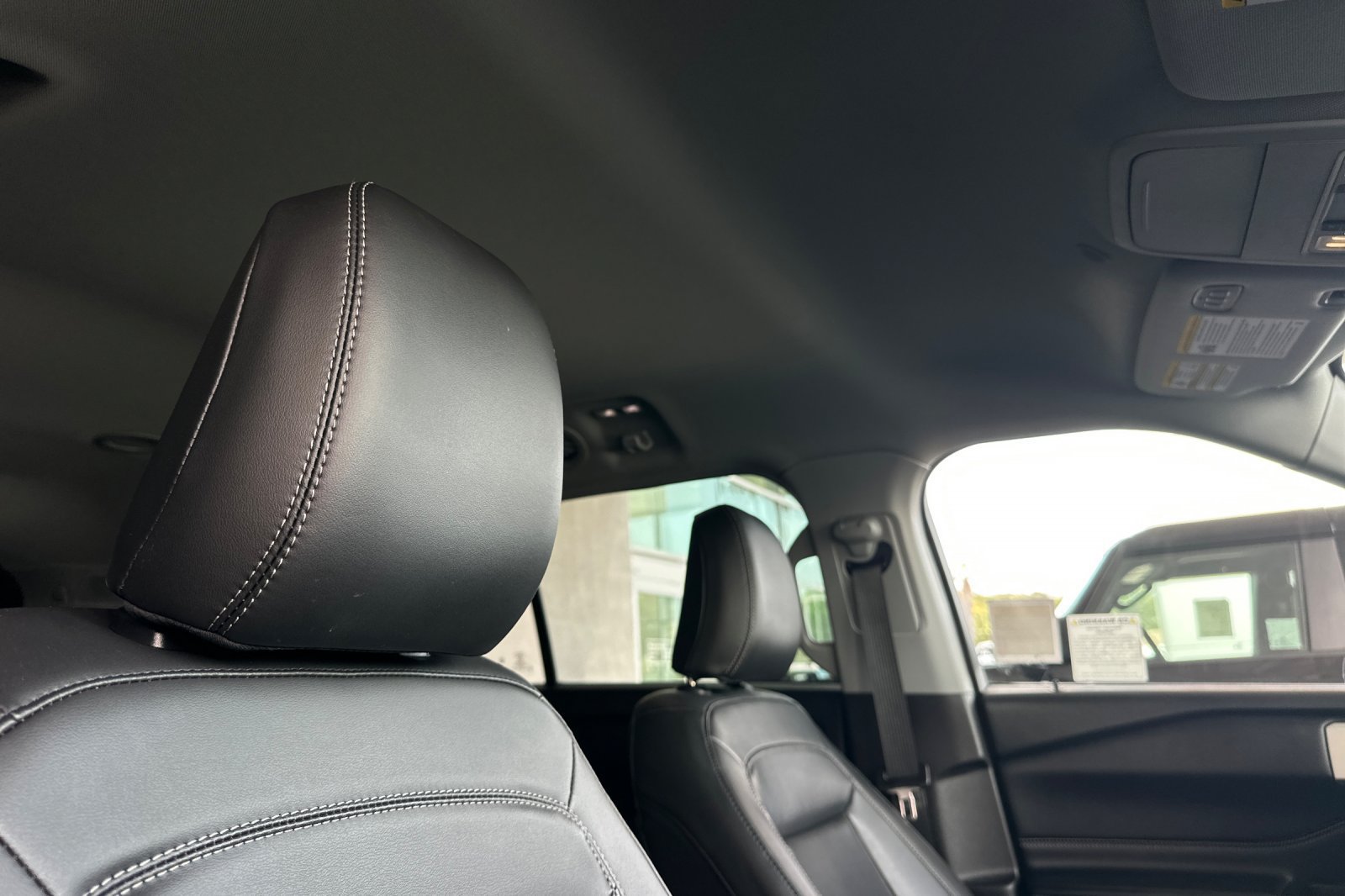 Used 2022 Ford Explorer XLT w/ Equipment Group 202A RWD image 17