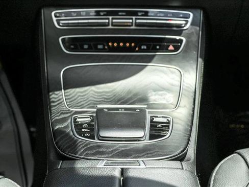 Used 2023 Mercedes-Benz E 350 4MATIC Sedan image 19