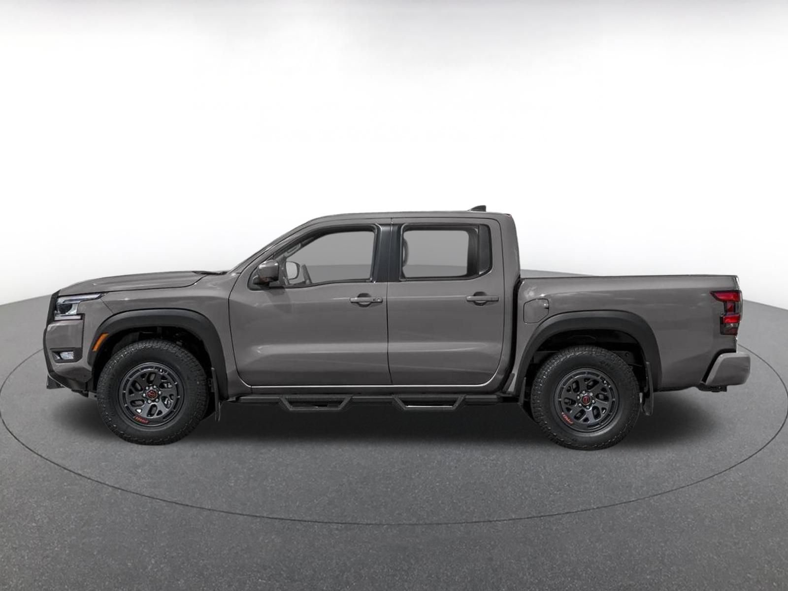 Used 2026 Nissan Frontier PRO-4X AWD/4WD image 3