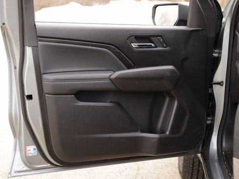 Used 2025 Chevrolet Colorado LT w/ Advanced Trailering Package image 24