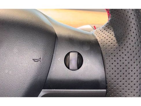 Used 2022 Tesla Model Y Long Range image 18