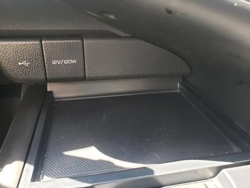 Used 2024 Toyota Camry SE FWD image 18