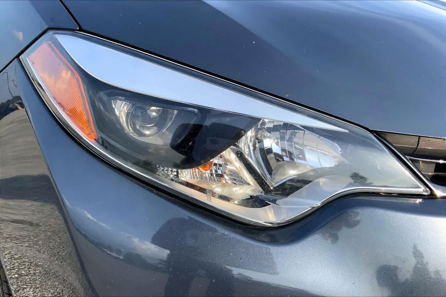 Used 2015 Toyota Corolla LE FWD image 27