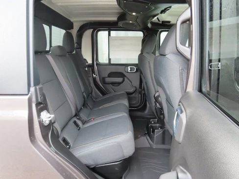 New 2026 Jeep Gladiator Overland AWD/4WD image 29
