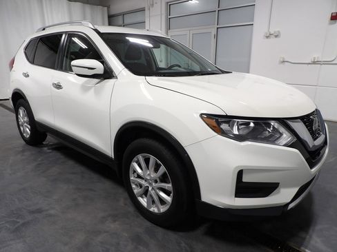 Used 2019 Nissan Rogue SV AWD/4WD image 2