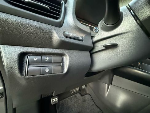 Used 2023 Nissan Leaf S image 25