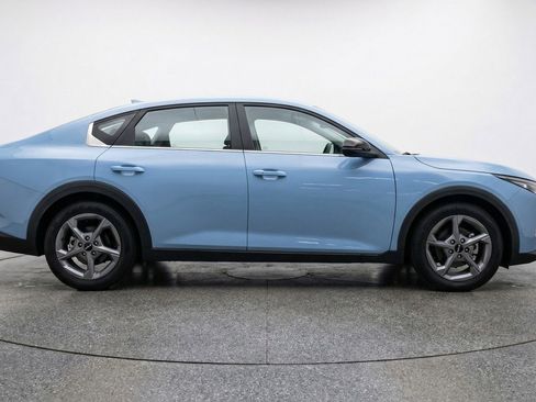 Used 2025 Kia K4 LXS image 11