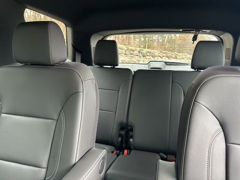 Used 2023 Chevrolet Traverse LT w/ LPO, Floor Liner Package image 23