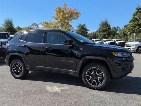 New 2026 Jeep Compass Trailhawk image 2