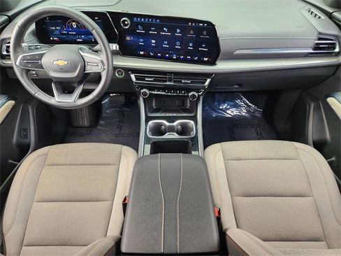 Certified 2025 Chevrolet Traverse LT image 19