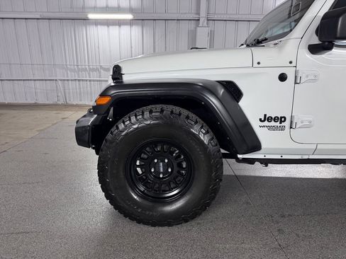 Used 2021 Jeep Wrangler Unlimited Sport AWD/4WD image 16