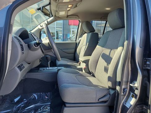 Used 2020 Nissan Frontier SV w/ Midnight Edition Floor Mats image 13