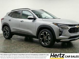 Used 2025 Chevrolet Trax LT video 1