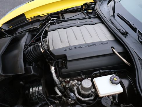Used 2019 Chevrolet Corvette Grand Sport RWD image 30